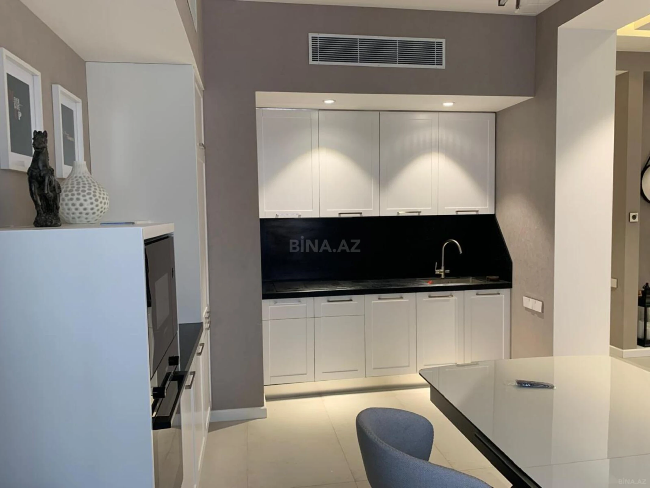Kirayə verilir 3 otaqlı mənzil 135 m²
