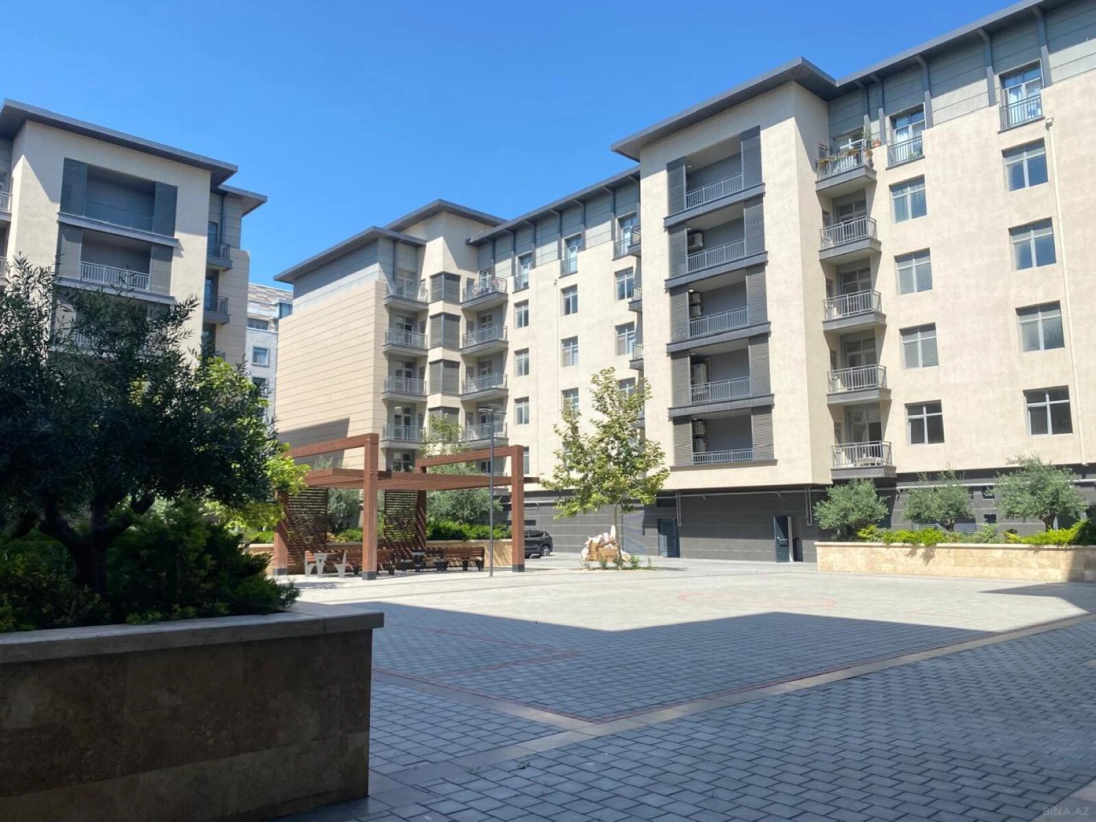 Kirayə verilir 3 otaqlı mənzil 135 m²