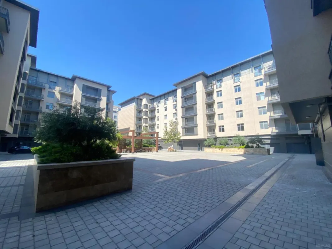 Kirayə verilir 3 otaqlı mənzil 135 m²