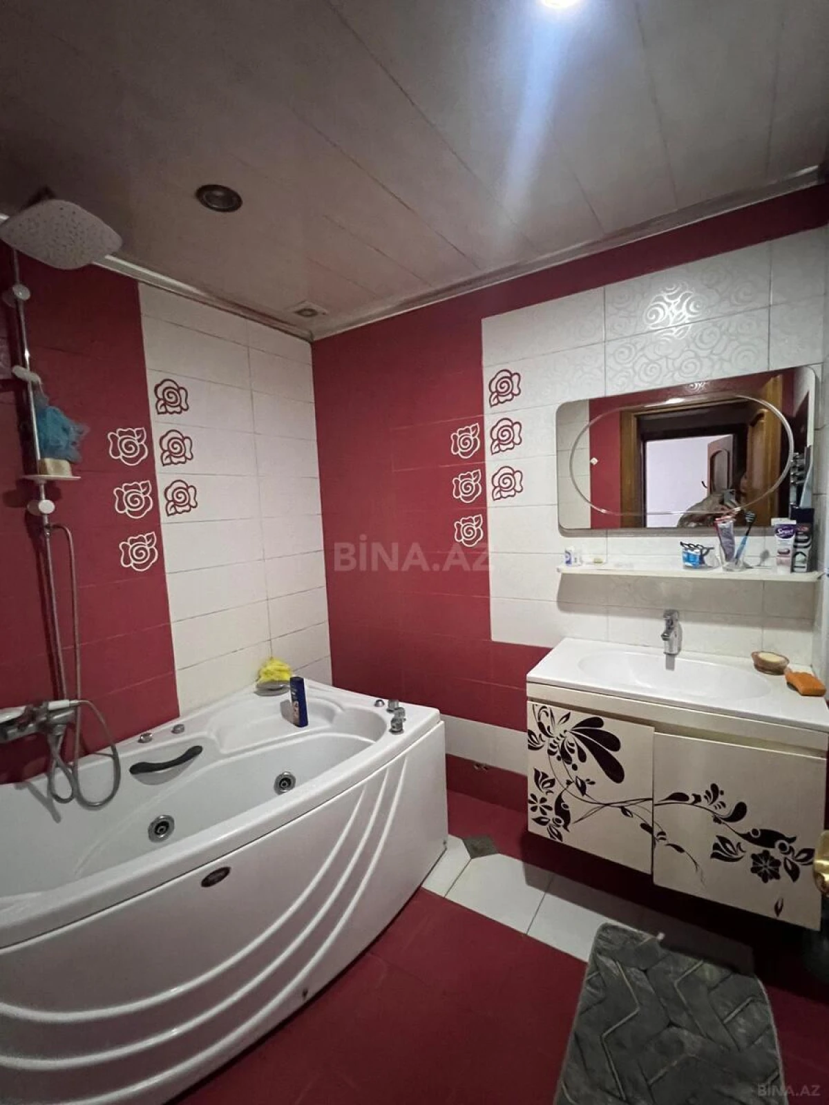 Kirayə verilir 2 otaqlı mənzil 85 m²