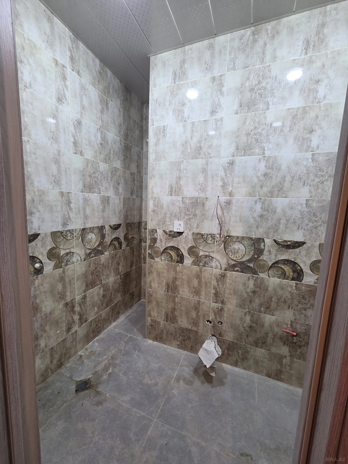 Satılır 1 otaqlı mənzil 60 m²