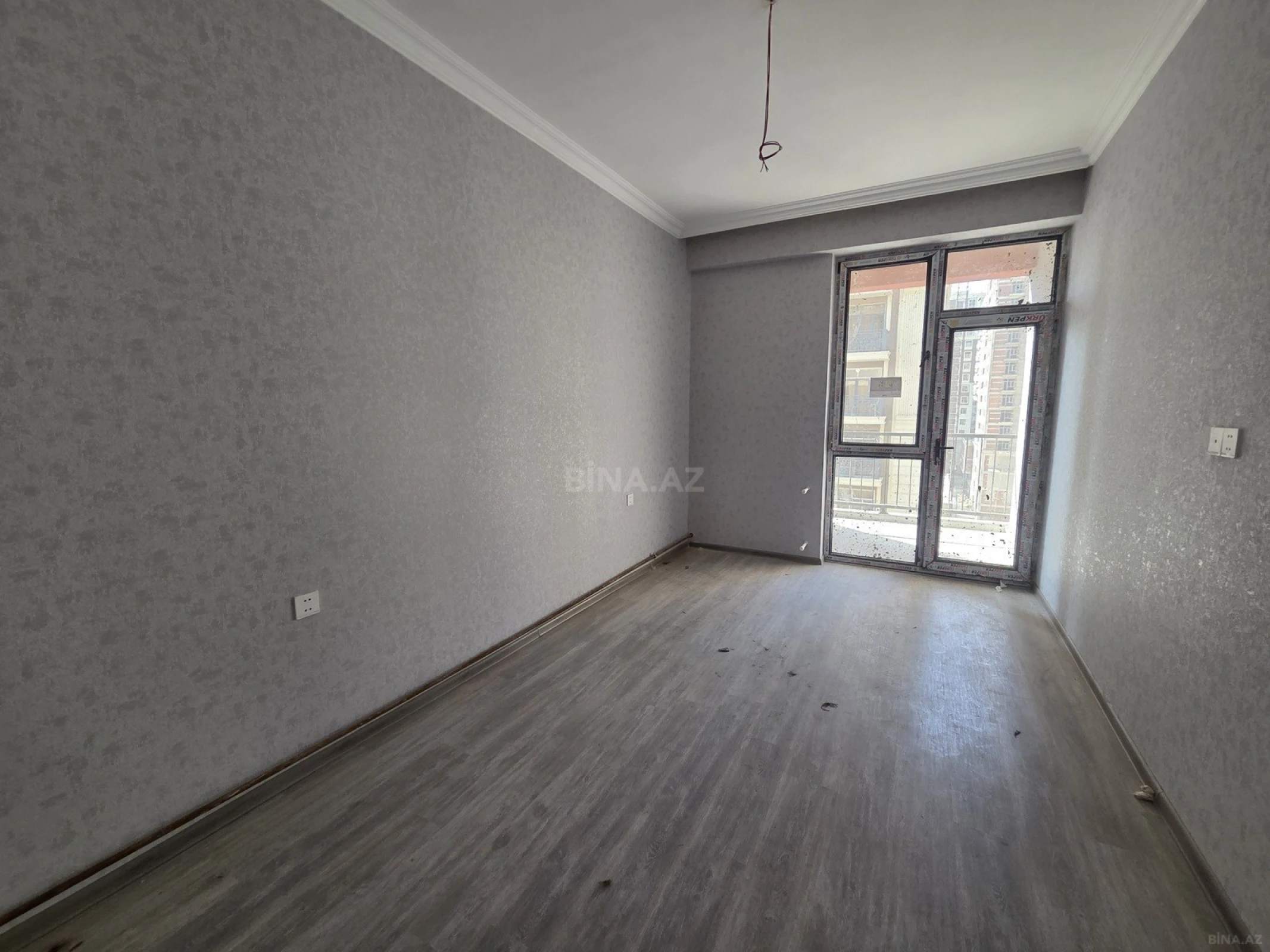 Satılır 1 otaqlı mənzil 60 m²