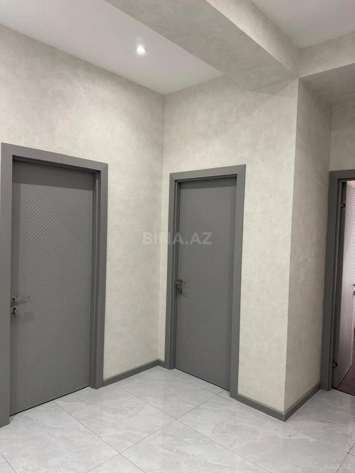 Kirayə verilir 2 otaqlı mənzil 91 m²