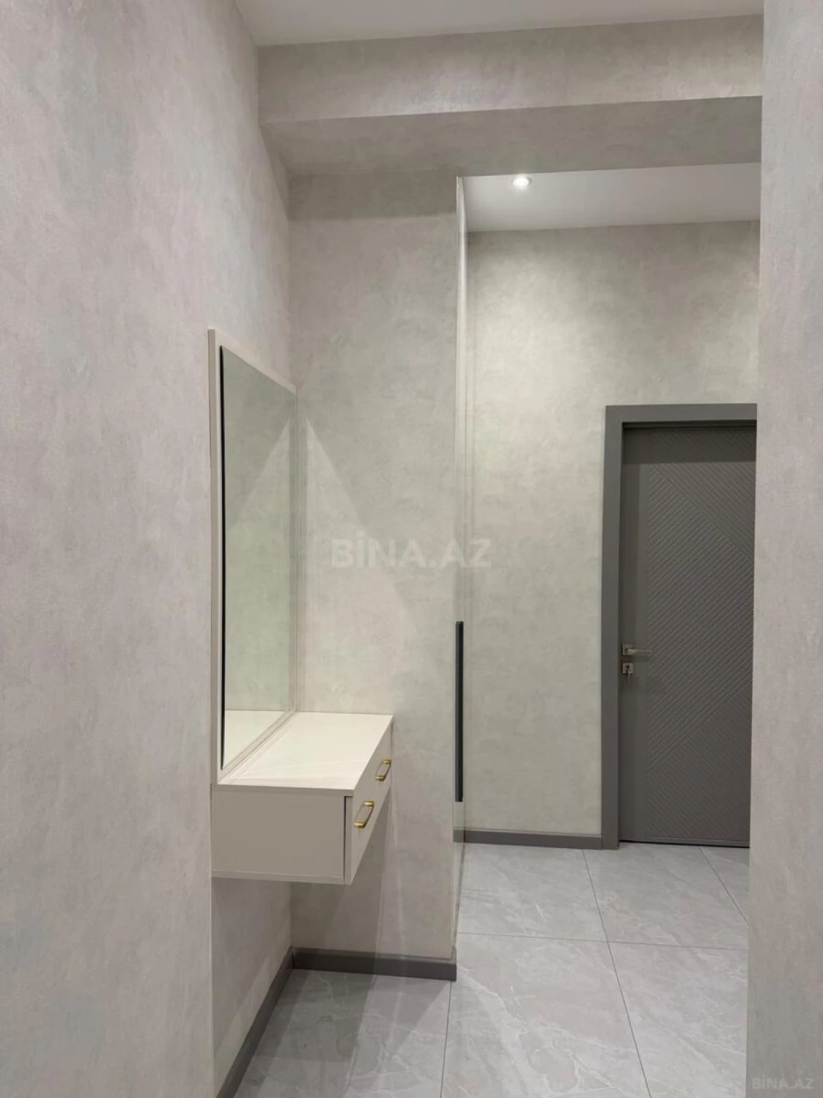 Kirayə verilir 2 otaqlı mənzil 91 m²