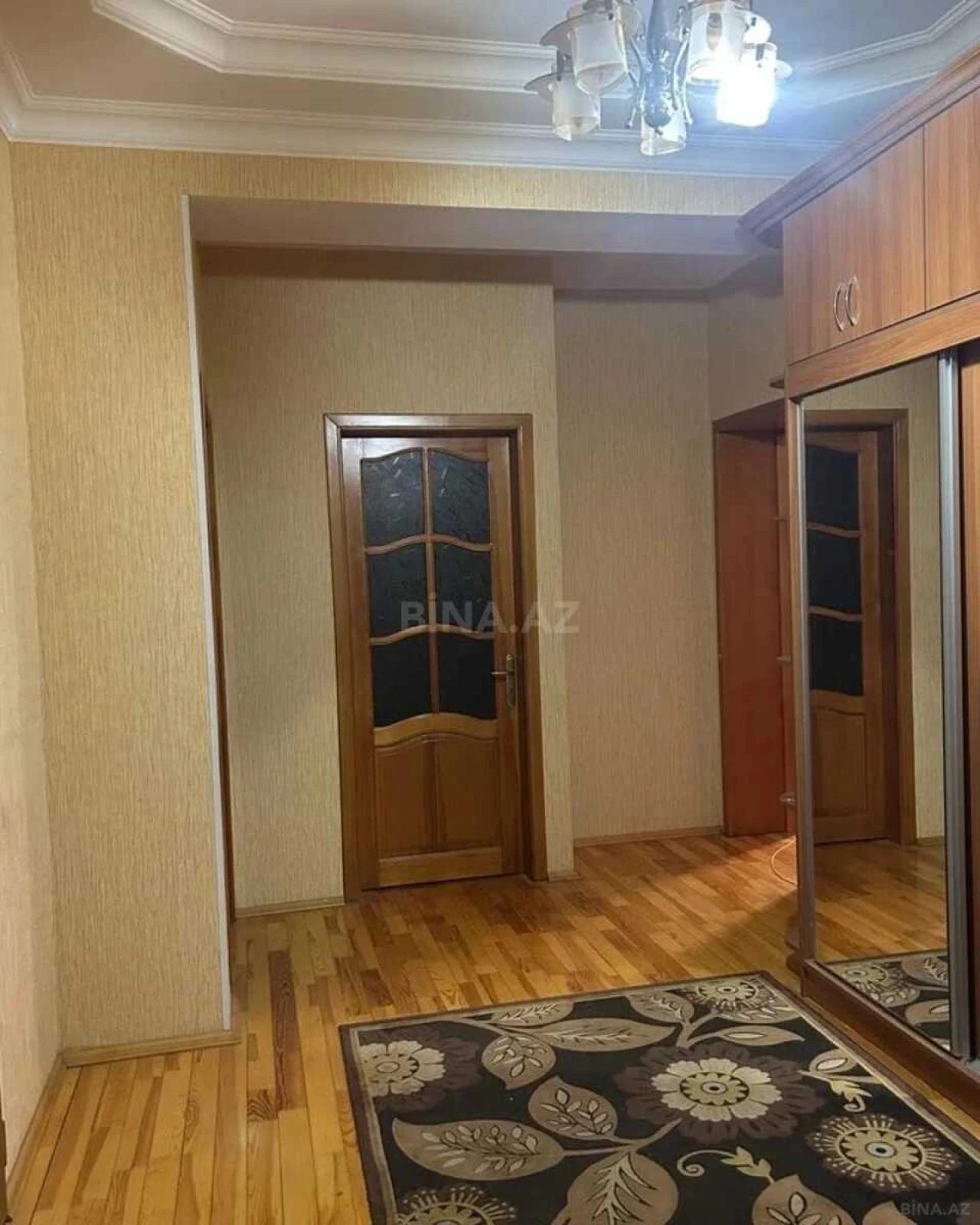 Satılır 2 otaqlı mənzil 84 m²