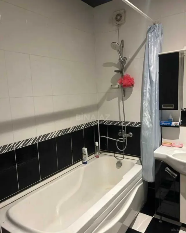 Satılır 2 otaqlı mənzil 84 m²