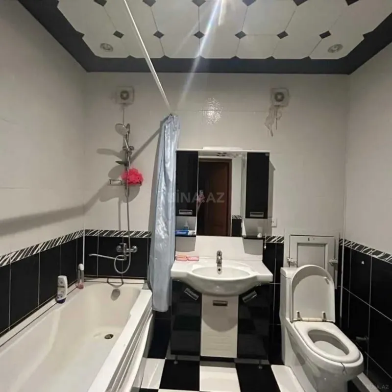 Satılır 2 otaqlı mənzil 84 m²