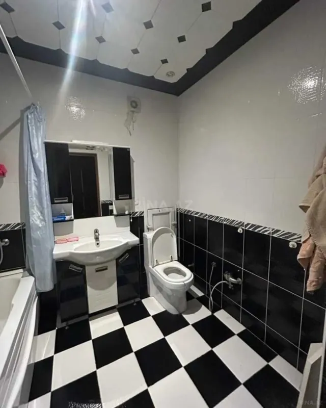 Satılır 2 otaqlı mənzil 84 m²