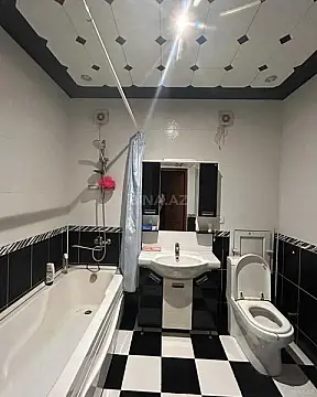 Satılır 2 otaqlı mənzil 84 m²