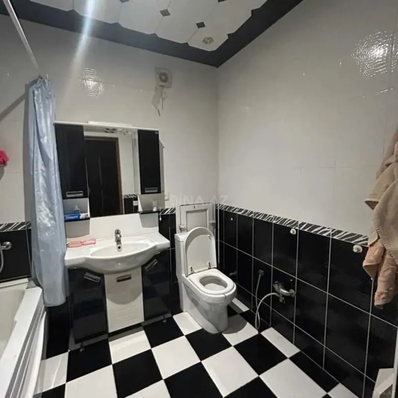 Satılır 2 otaqlı mənzil 84 m²