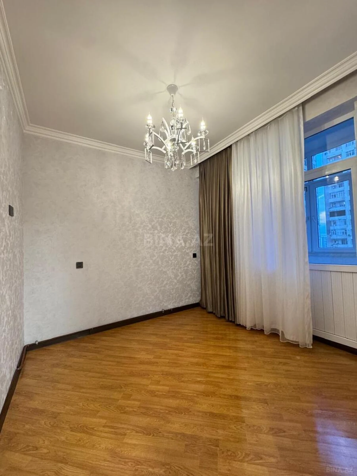 Satılır 2 otaqlı mənzil 63 m²
