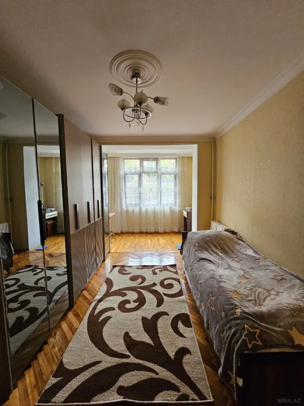 Satılır 4 otaqlı mənzil 100 m²