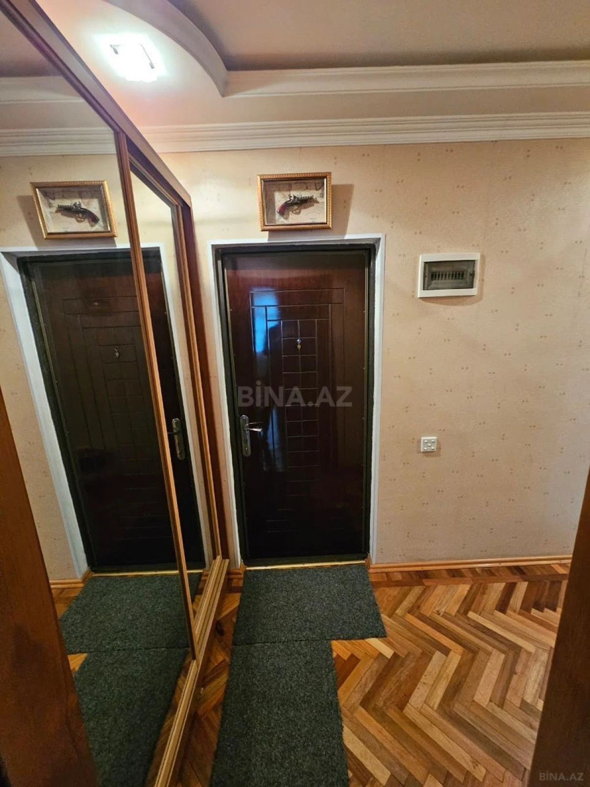 Satılır 4 otaqlı mənzil 100 m²