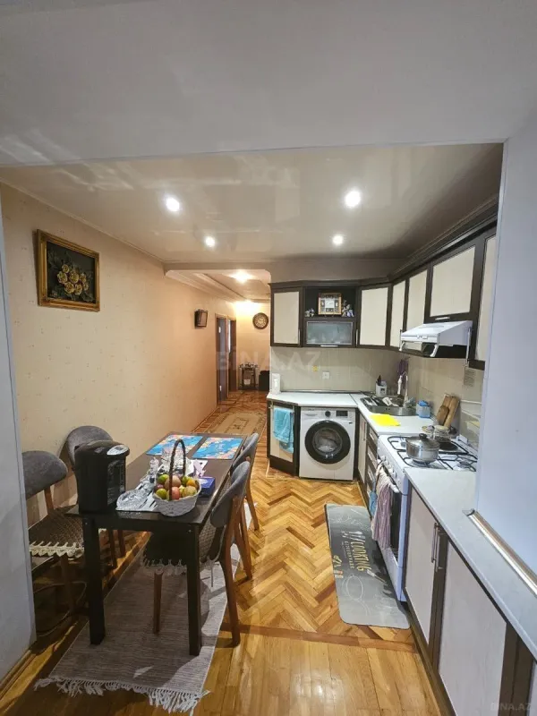Satılır 4 otaqlı mənzil 100 m²