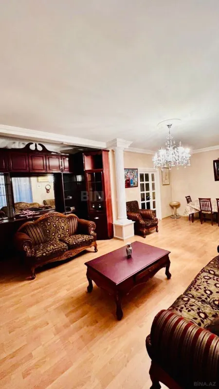 Kirayə verilir 3 otaqlı mənzil 130 m²
