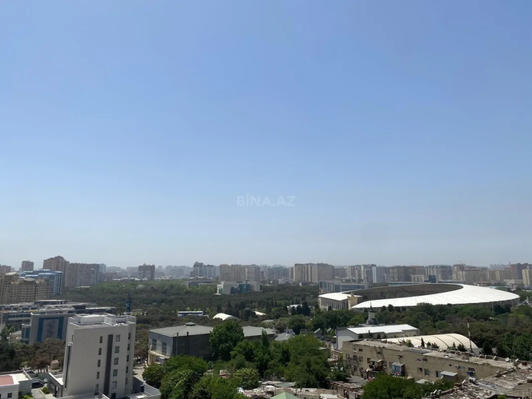 Satılır 3 otaqlı mənzil 131 m²
