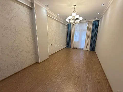 Satılır 3 otaqlı mənzil 136 m²