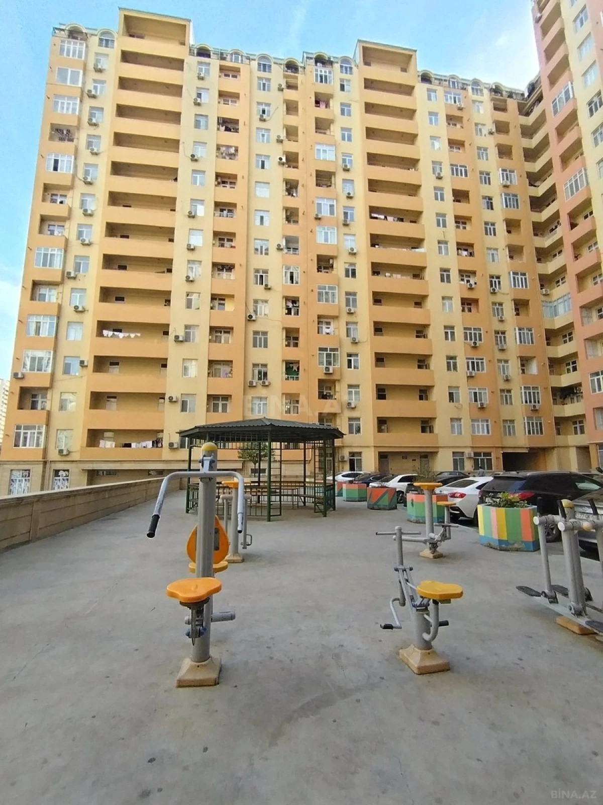 Satılır 1 otaqlı mənzil 60 m²