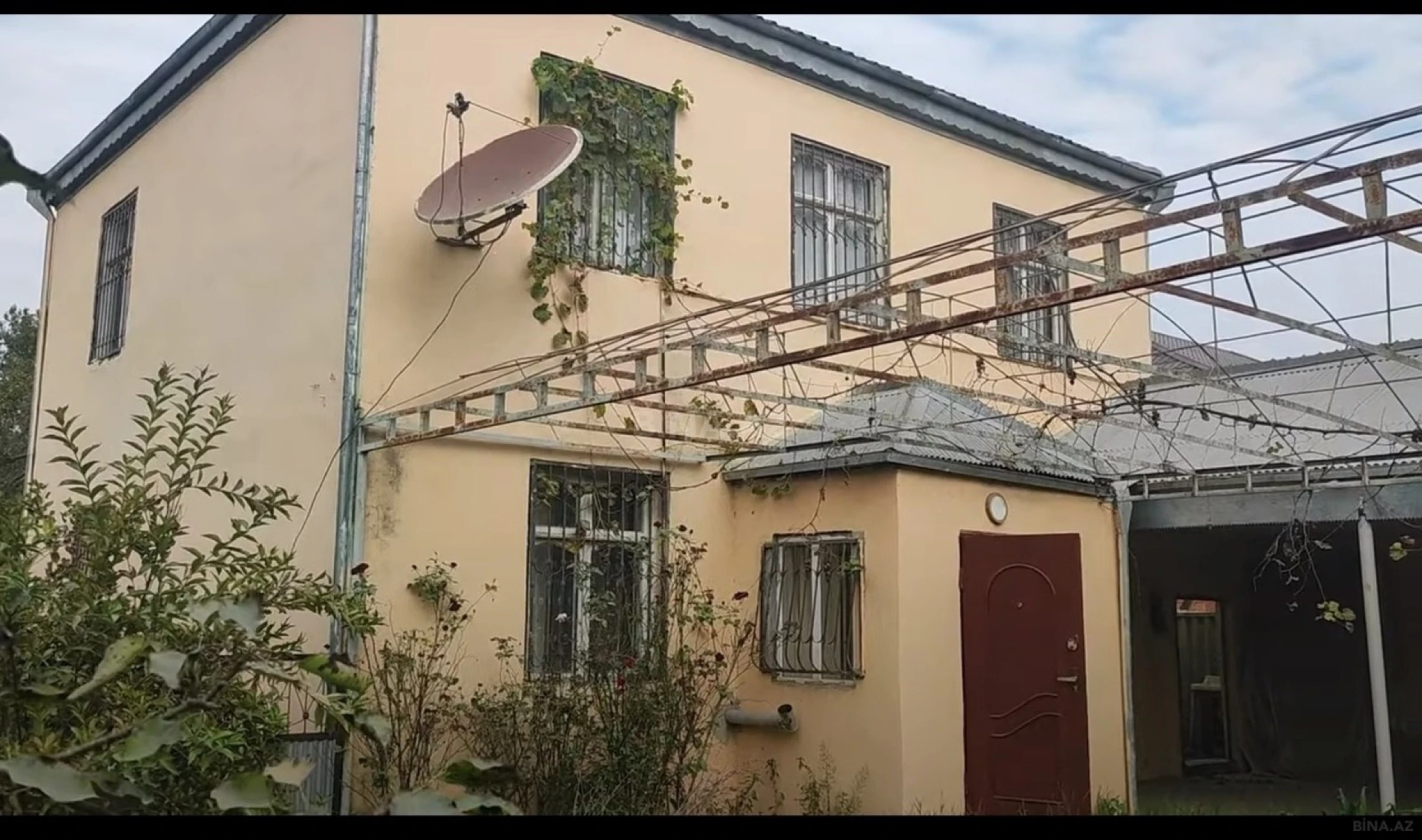 Satılır 5 otaqlı həyət evi 114 m²