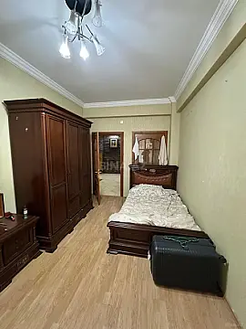 Satılır 4 otaqlı mənzil 143 m²