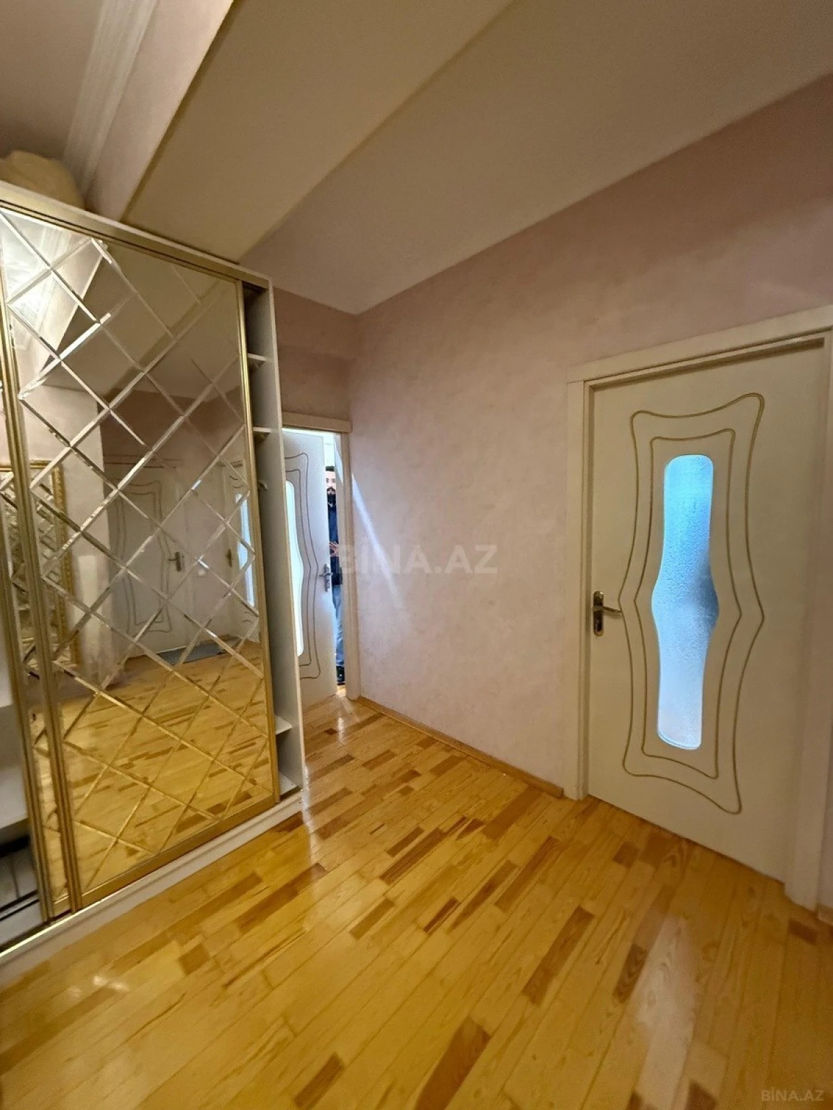 Satılır 2 otaqlı mənzil 75 m²