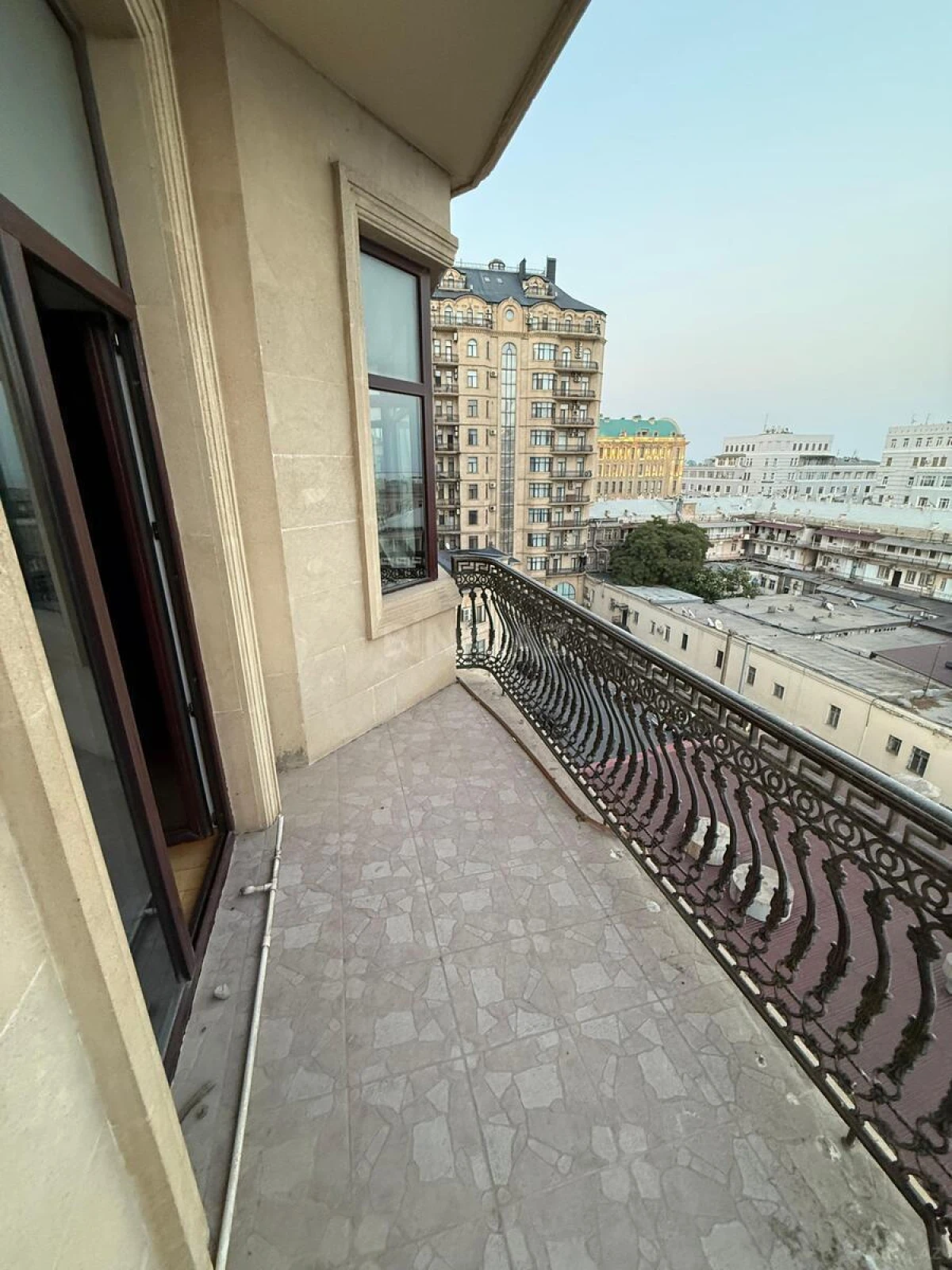 Satılır 3 otaqlı mənzil 150 m²