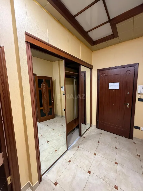 Satılır 3 otaqlı mənzil 150 m²