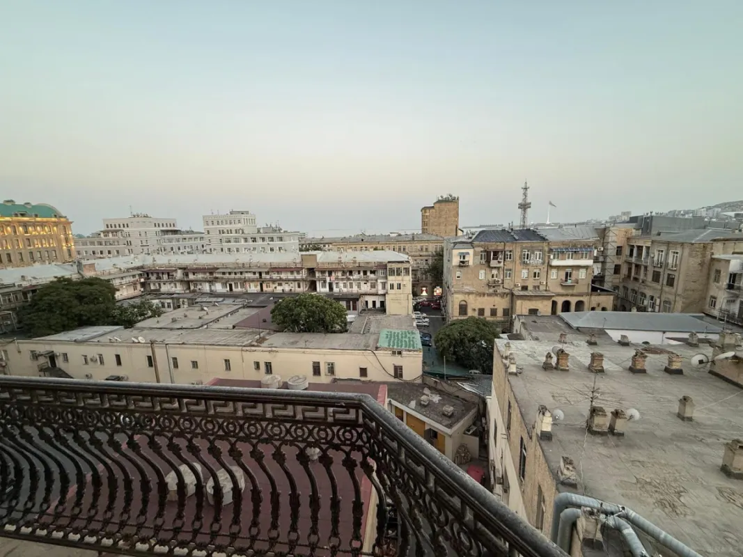 Satılır 3 otaqlı mənzil 150 m²