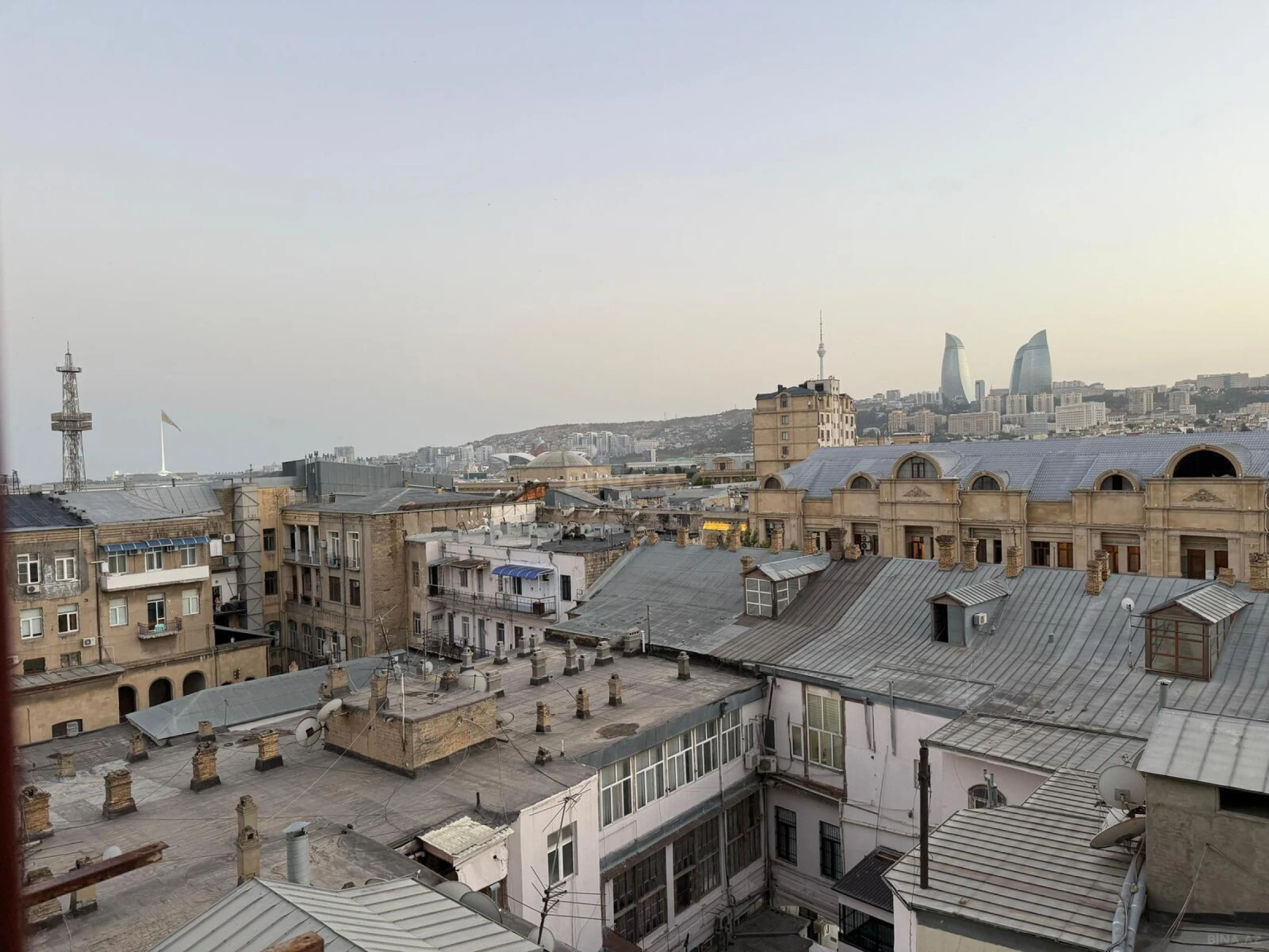 Satılır 3 otaqlı mənzil 150 m²