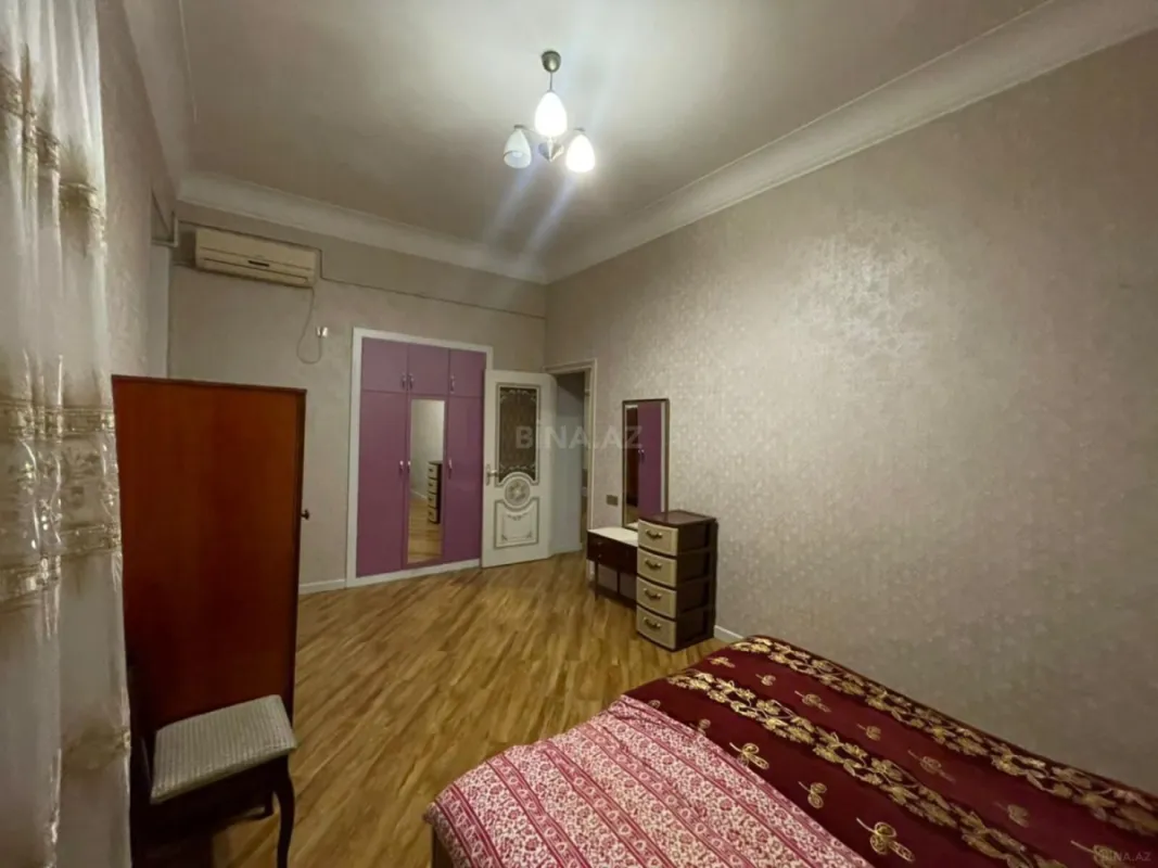 Kirayə verilir 2 otaqlı mənzil 70 m²