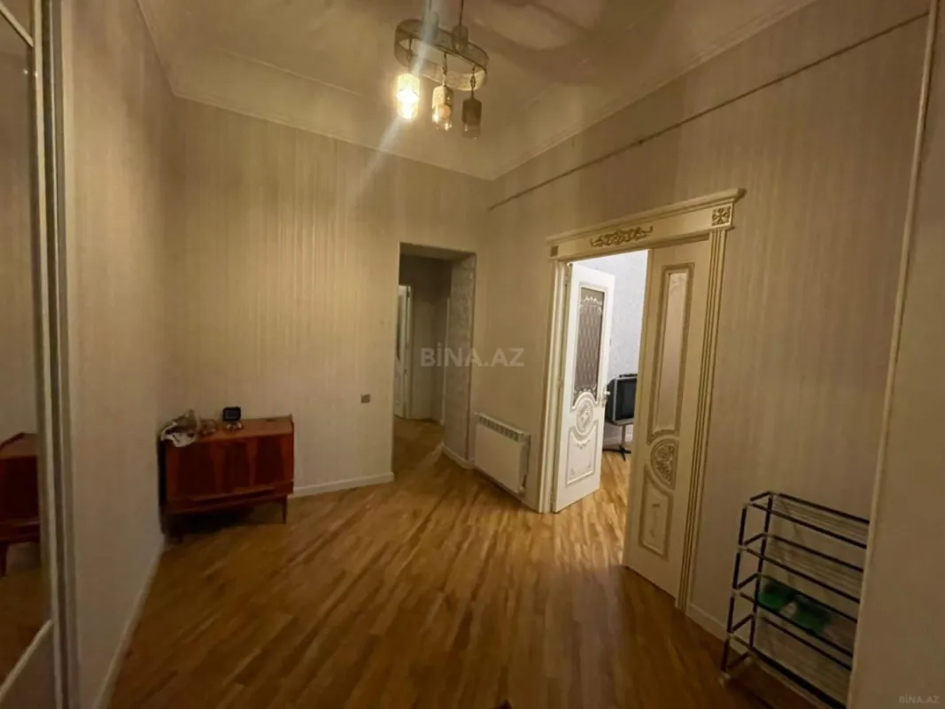 Kirayə verilir 2 otaqlı mənzil 70 m²