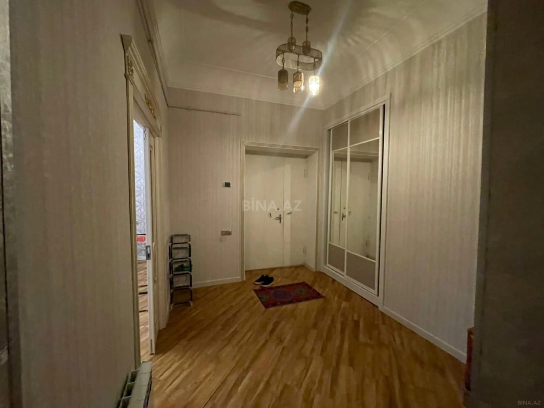 Kirayə verilir 2 otaqlı mənzil 70 m²
