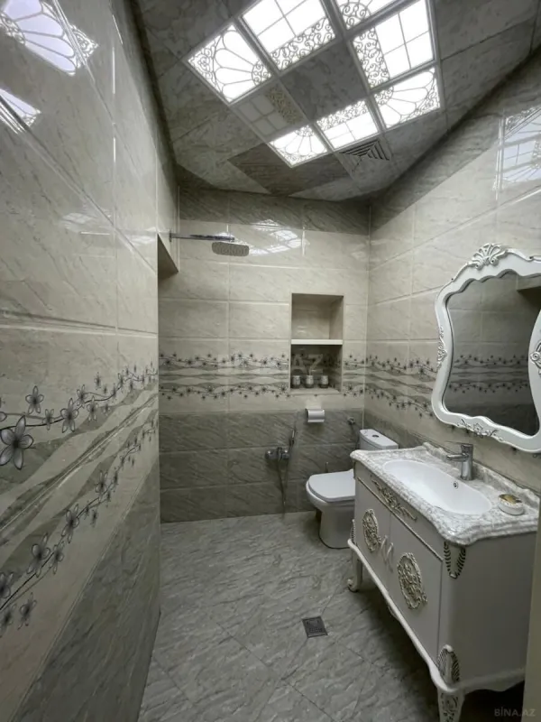 Kirayə verilir 2 otaqlı mənzil 70 m²