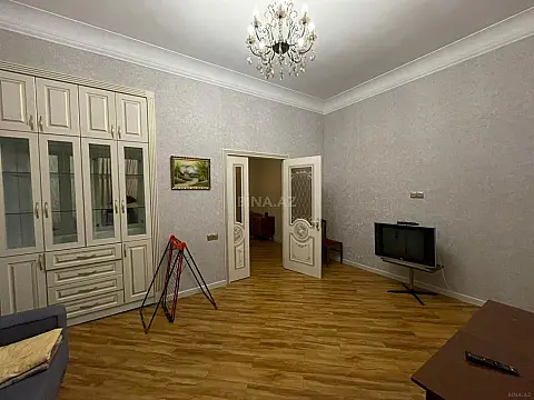 Kirayə verilir 2 otaqlı mənzil 70 m²