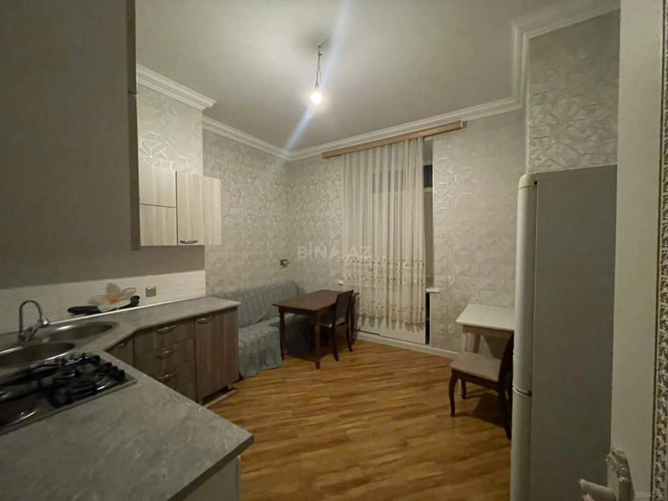 Kirayə verilir 2 otaqlı mənzil 70 m²
