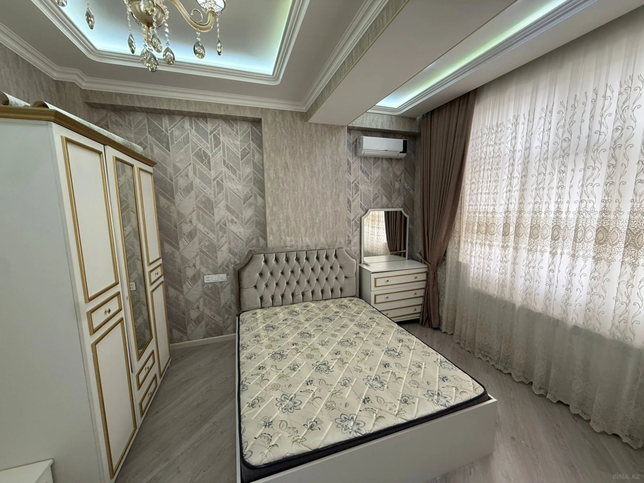 Kirayə verilir 3 otaqlı mənzil 120 m²