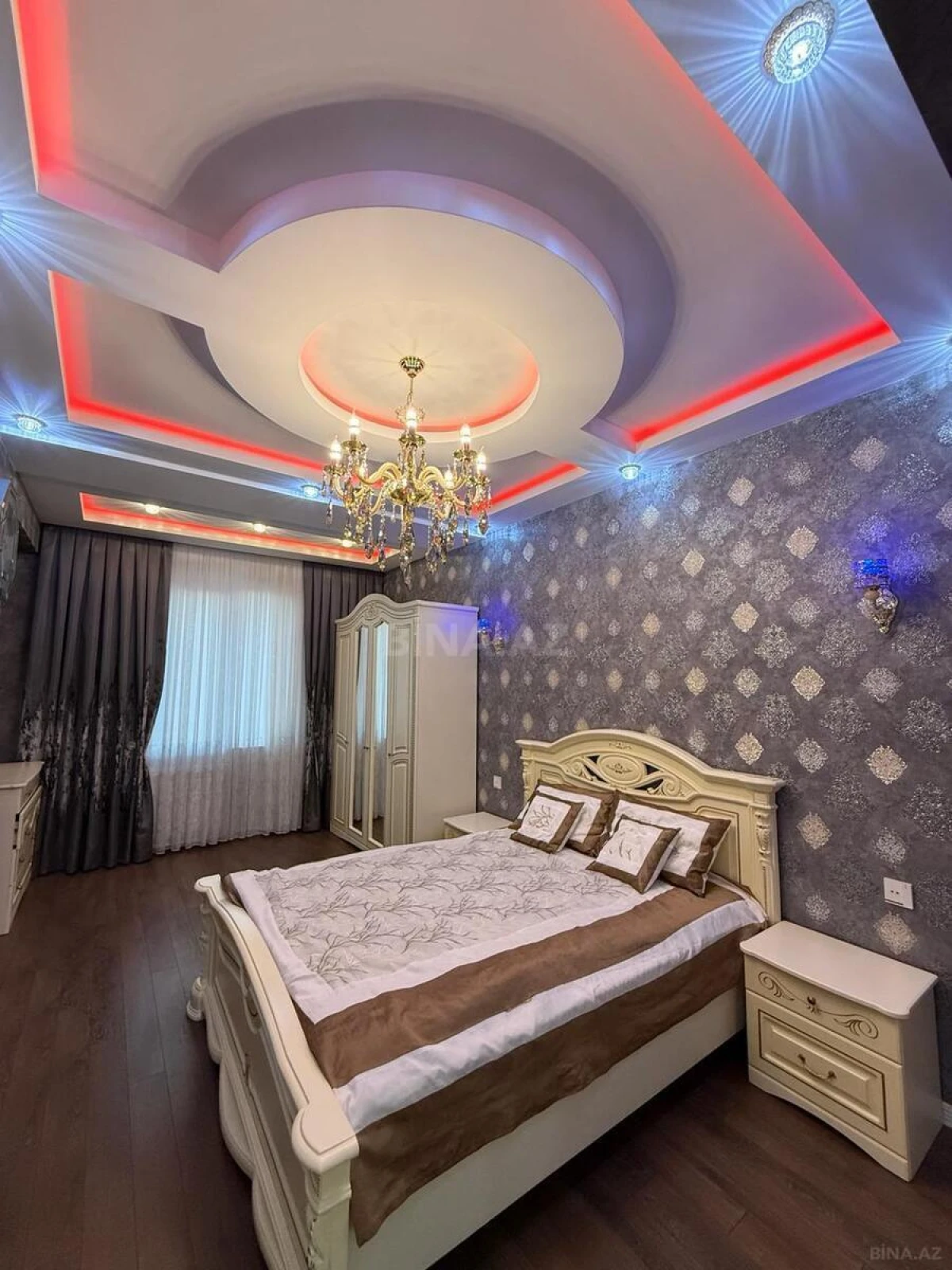Satılır 3 otaqlı mənzil 118 m²