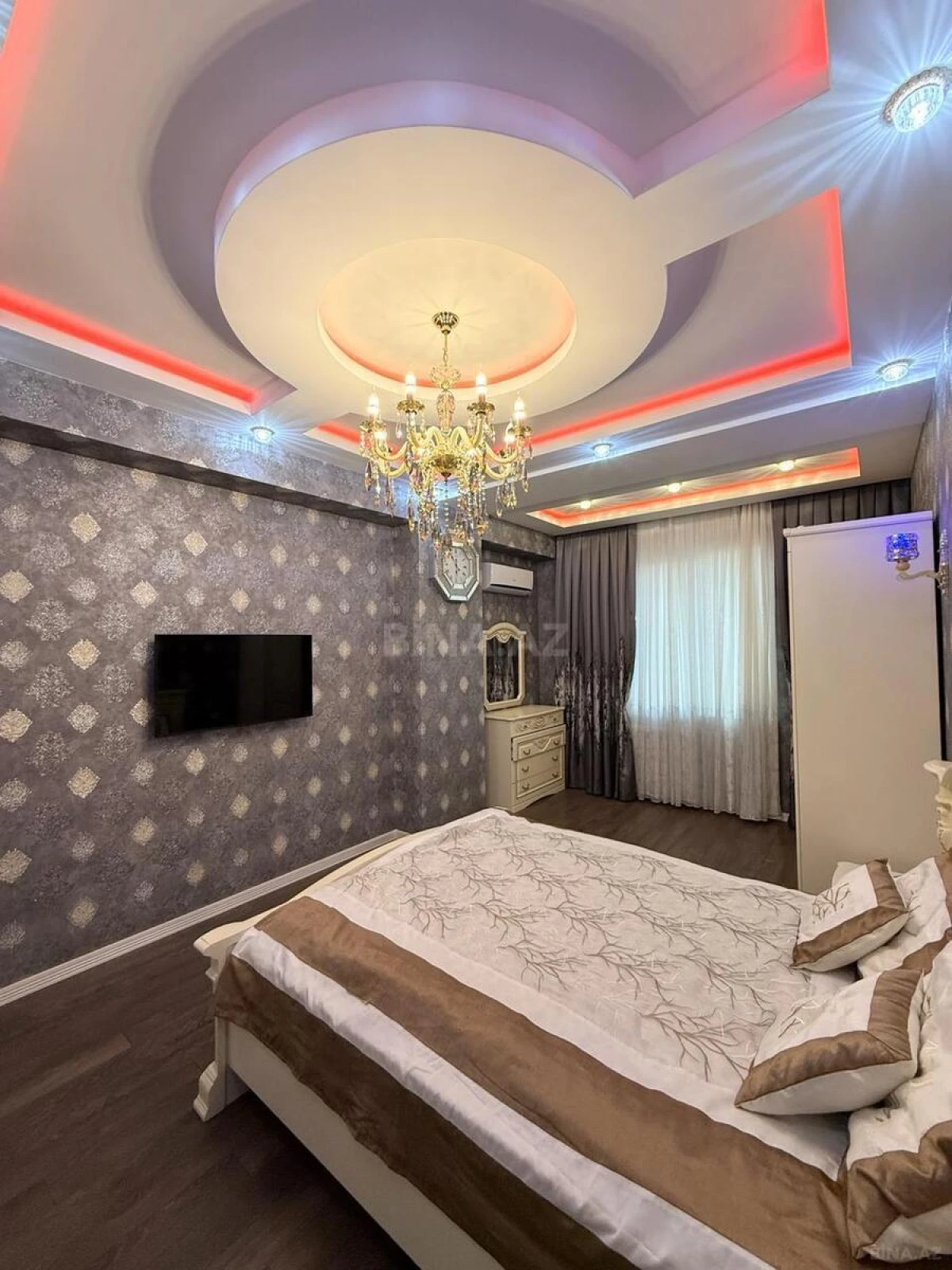 Satılır 3 otaqlı mənzil 118 m²