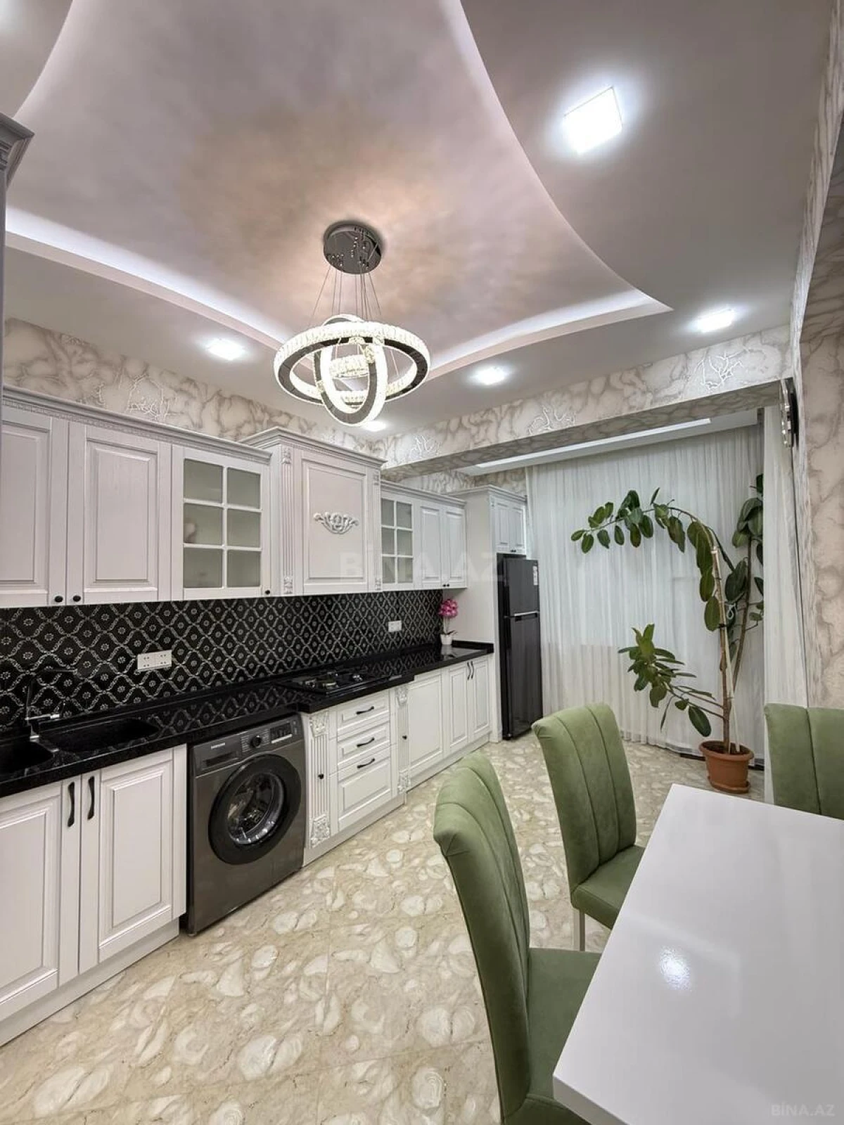 Satılır 3 otaqlı mənzil 118 m²