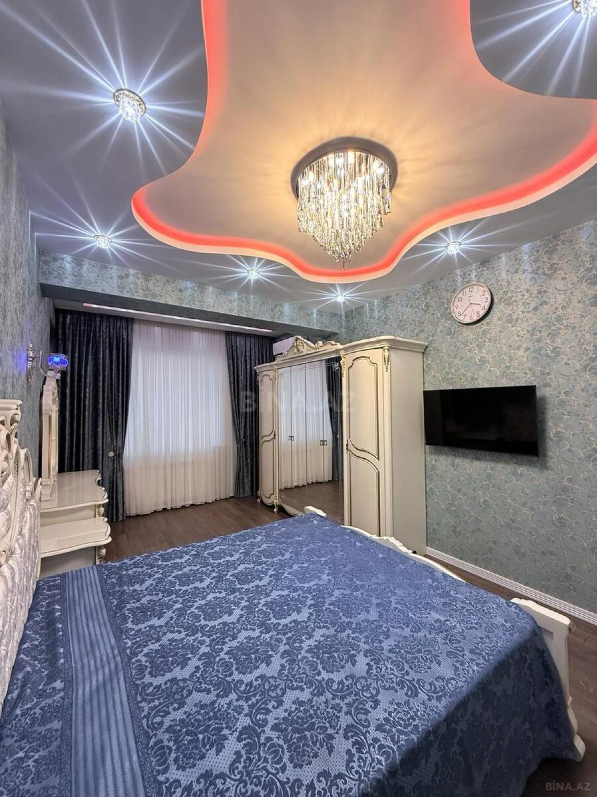 Satılır 3 otaqlı mənzil 118 m²