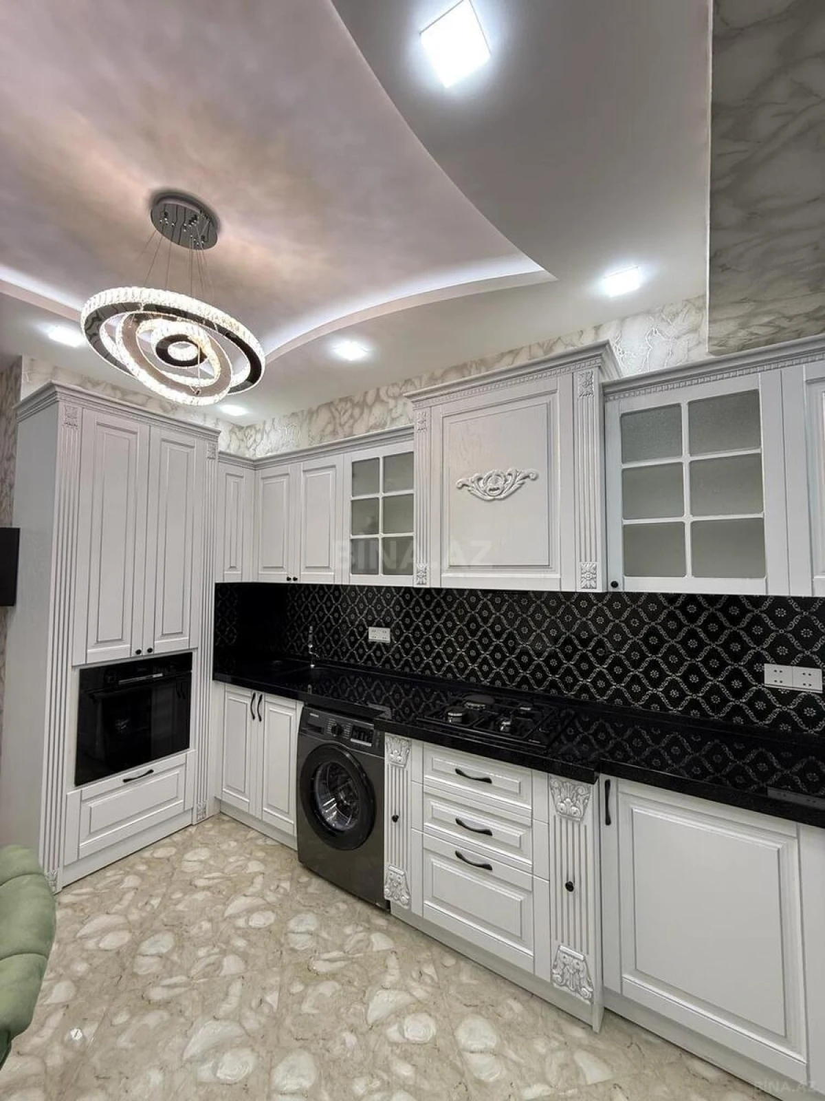 Satılır 3 otaqlı mənzil 118 m²
