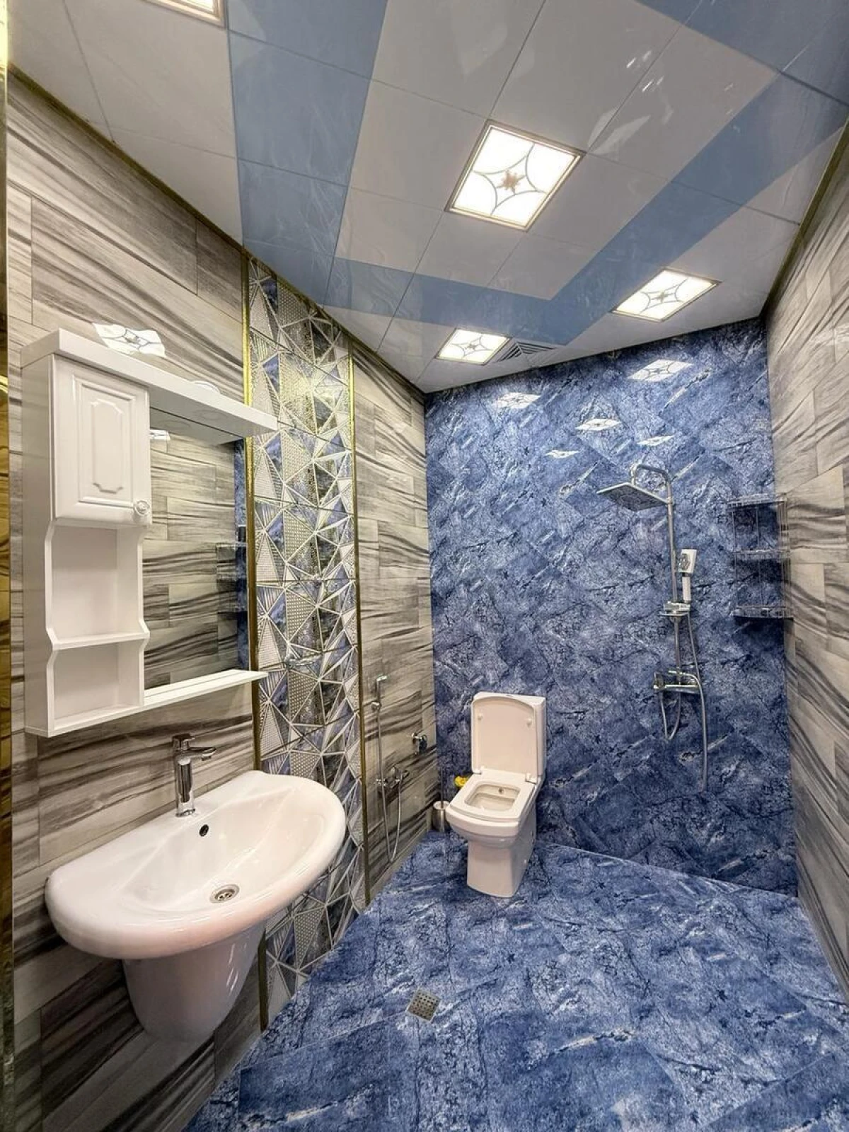 Satılır 3 otaqlı mənzil 118 m²