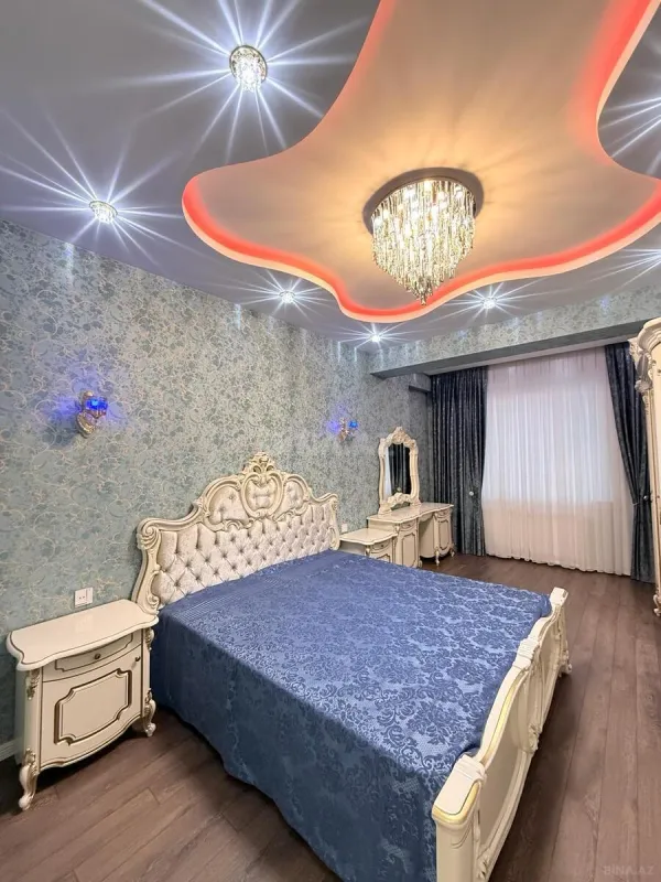 Satılır 3 otaqlı mənzil 118 m²