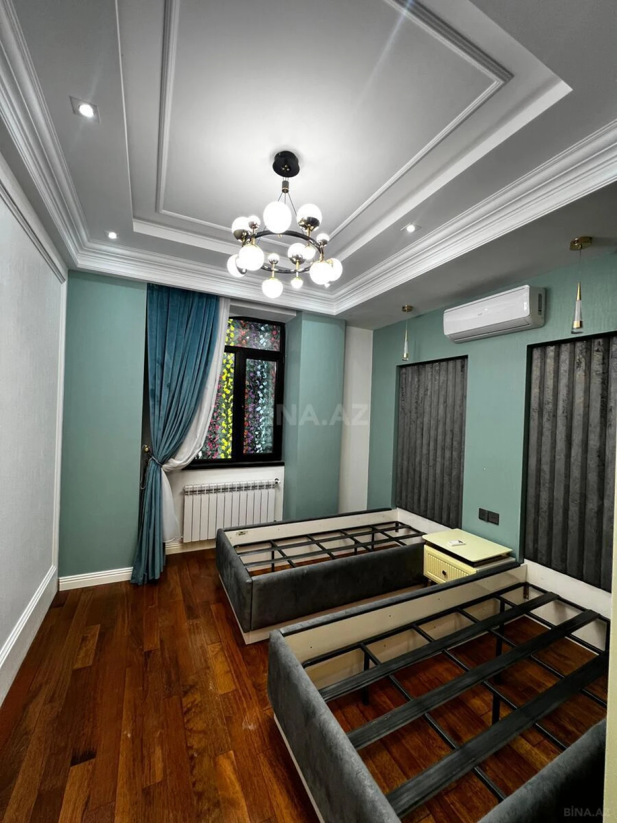 Satılır 4 otaqlı mənzil 165 m²