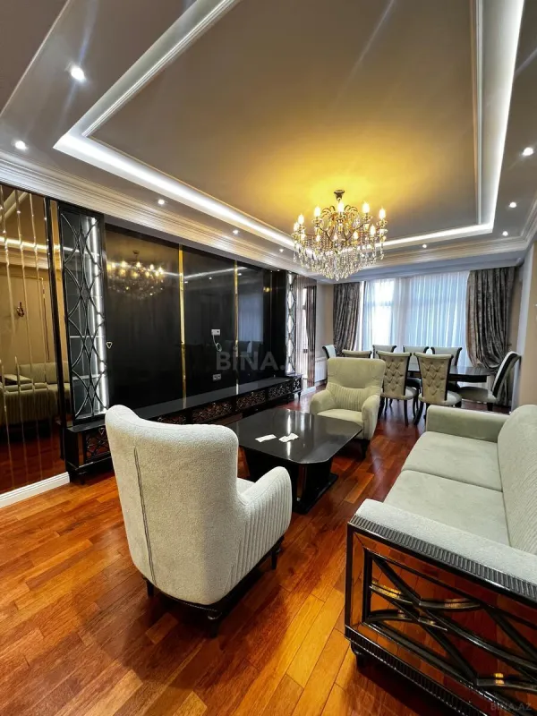 Satılır 4 otaqlı mənzil 165 m²
