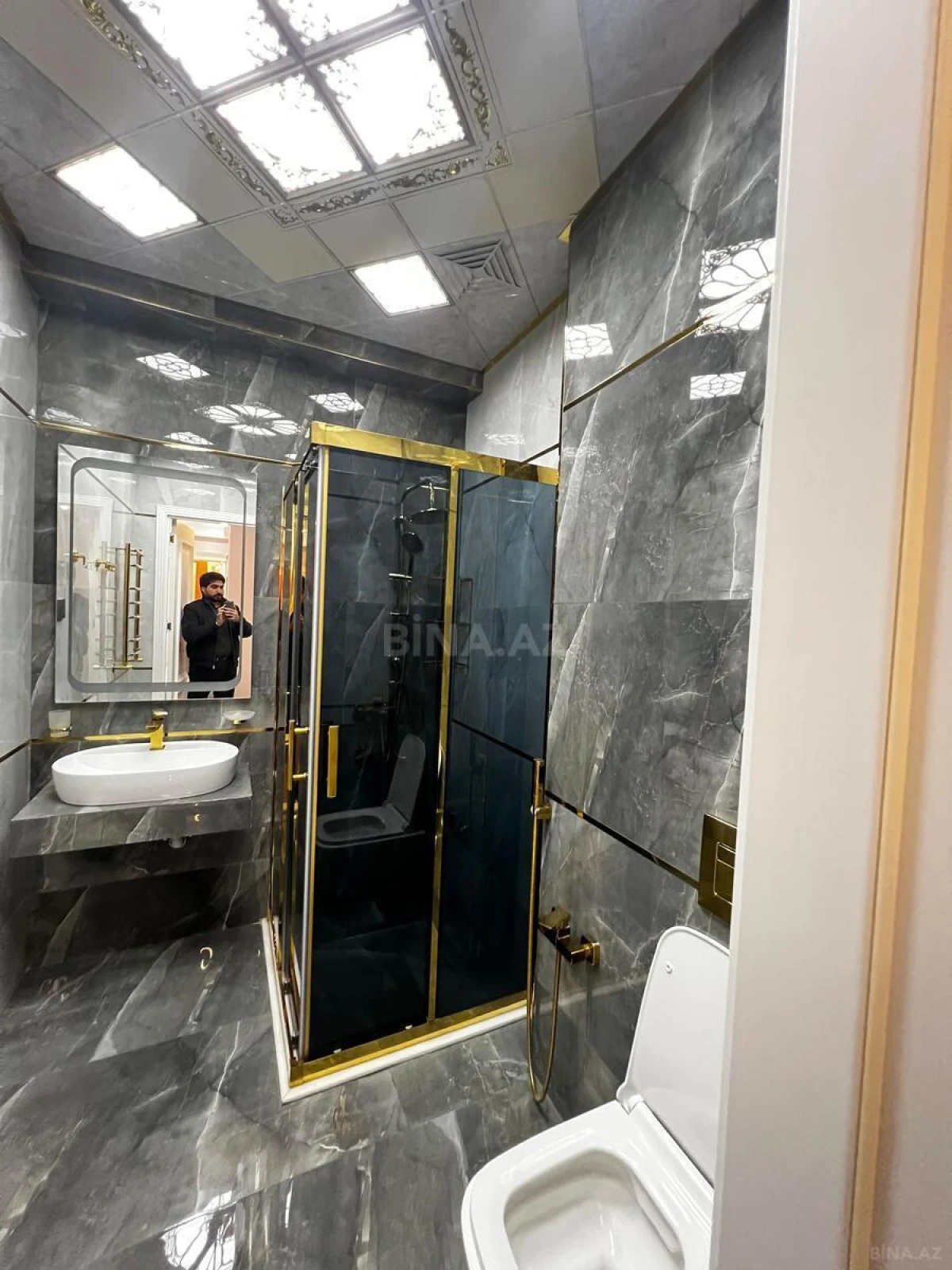 Satılır 4 otaqlı mənzil 165 m²