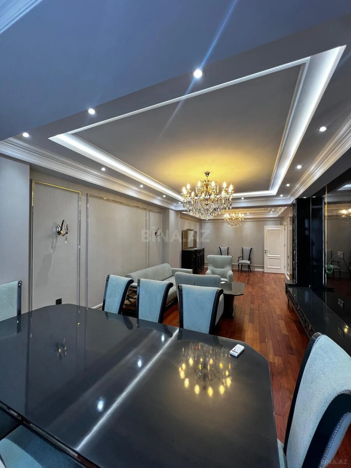 Satılır 4 otaqlı mənzil 165 m²