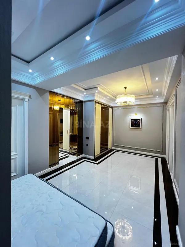 Satılır 4 otaqlı mənzil 165 m²