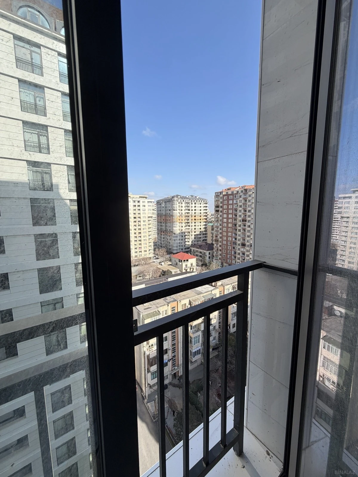 Satılır 2 otaqlı mənzil 57 m²
