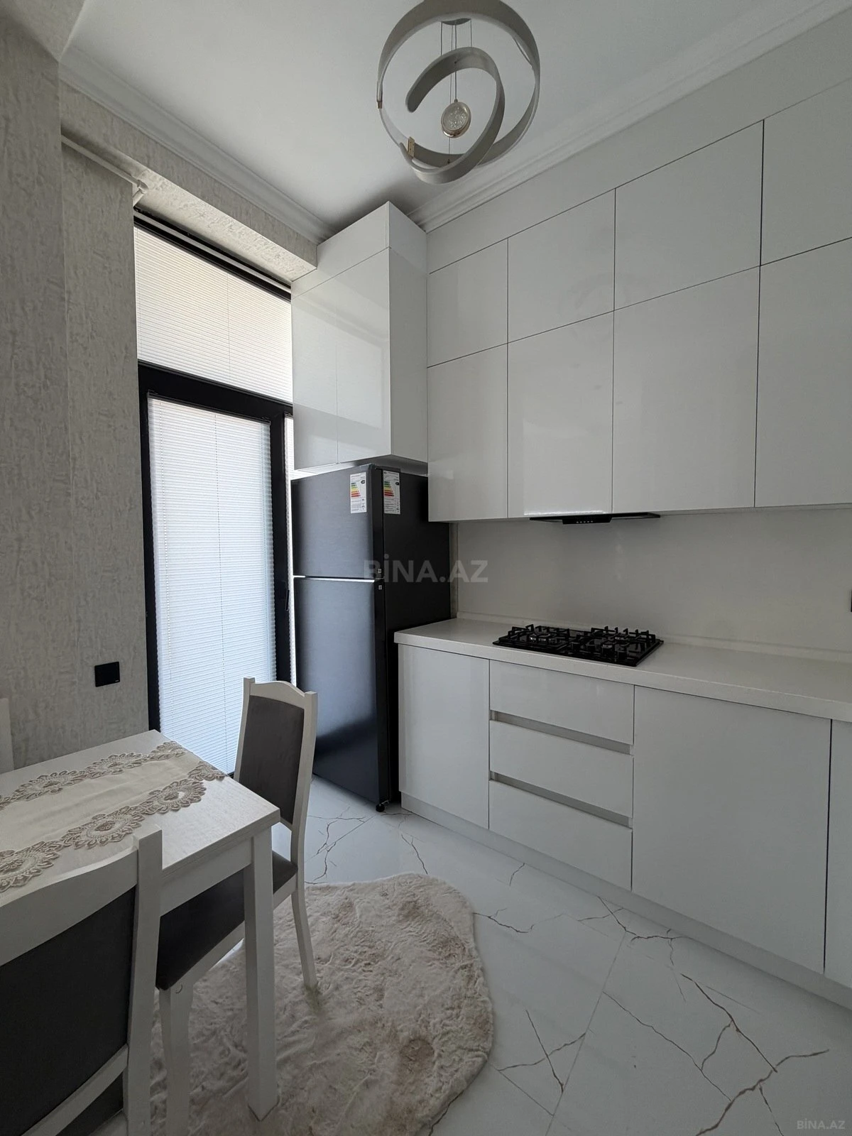 Satılır 2 otaqlı mənzil 57 m²